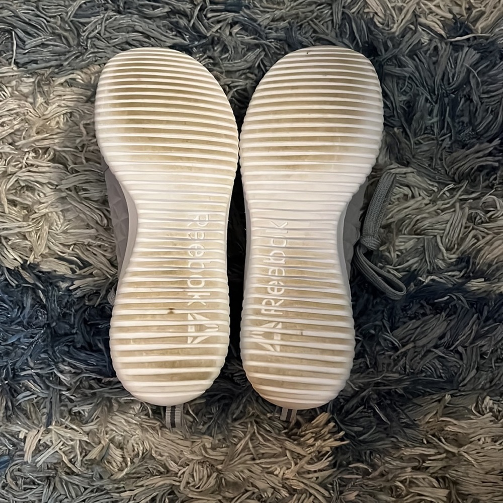 Grey Reebok - Picture 3 of 3